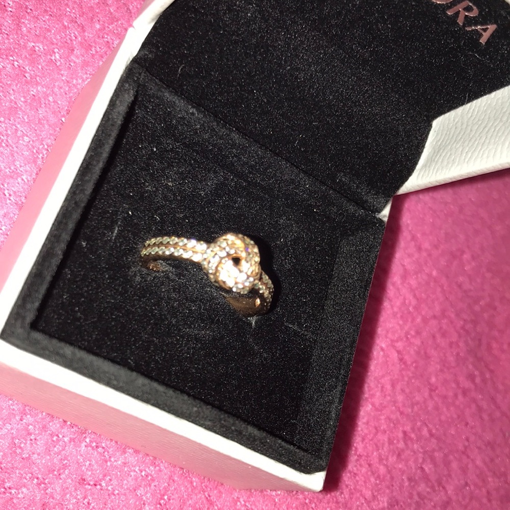 Love knot ring
